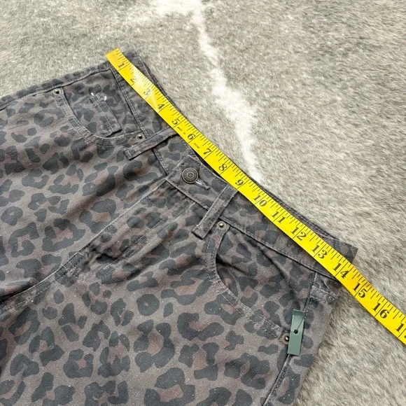 NWT Wild Fable Mid-Rise Leopard Shorts 0 - Picture 10 of 12